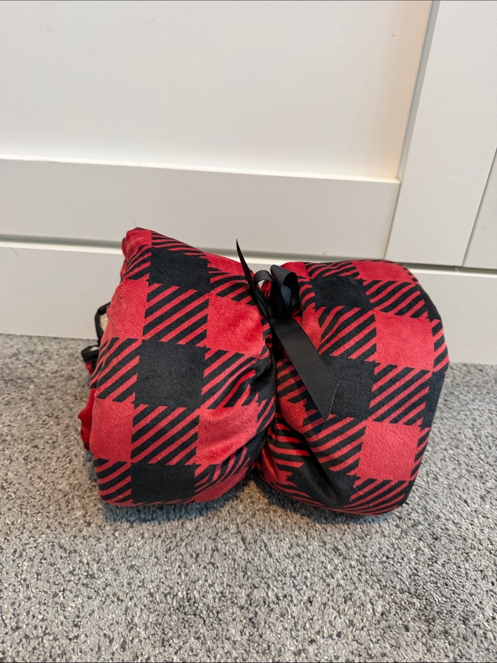 Red and Black Buffalo Plaid Throw Blanket